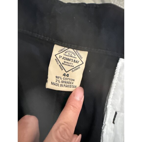 St. Johns Bay Mens Black Cargo Shorts 44 Cotton/Spandex Made In Pakistan - Picture 3 of 6
